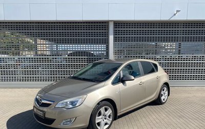 Opel Astra J, 2011 год, 697 000 рублей, 1 фотография