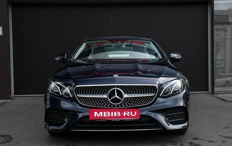 Mercedes-Benz E-Класс, 2019 год, 5 590 000 рублей, 2 фотография