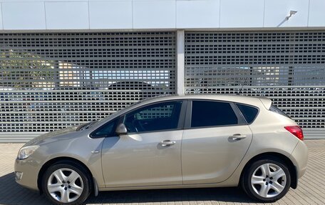 Opel Astra J, 2011 год, 697 000 рублей, 8 фотография