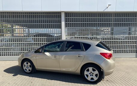 Opel Astra J, 2011 год, 697 000 рублей, 7 фотография