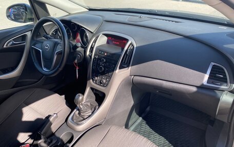 Opel Astra J, 2011 год, 697 000 рублей, 13 фотография
