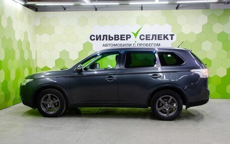 Mitsubishi Outlander III рестайлинг 3, 2014 год, 1 350 000 рублей, 7 фотография