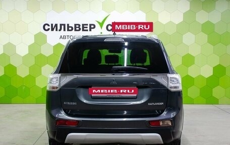 Mitsubishi Outlander III рестайлинг 3, 2014 год, 1 350 000 рублей, 4 фотография