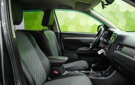 Mitsubishi Outlander III рестайлинг 3, 2014 год, 1 350 000 рублей, 11 фотография