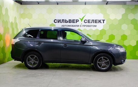Mitsubishi Outlander III рестайлинг 3, 2014 год, 1 350 000 рублей, 8 фотография