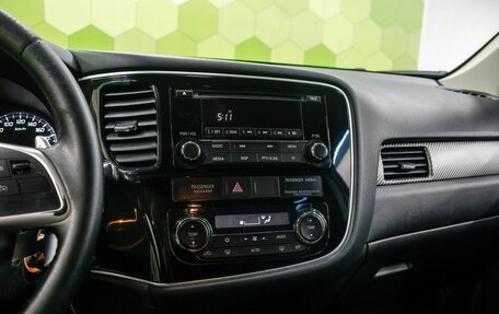 Mitsubishi Outlander III рестайлинг 3, 2014 год, 1 350 000 рублей, 17 фотография