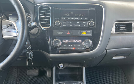 Mitsubishi Outlander III рестайлинг 3, 2014 год, 1 279 000 рублей, 8 фотография