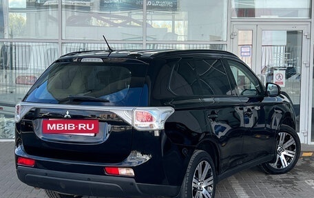 Mitsubishi Outlander III рестайлинг 3, 2014 год, 1 279 000 рублей, 2 фотография