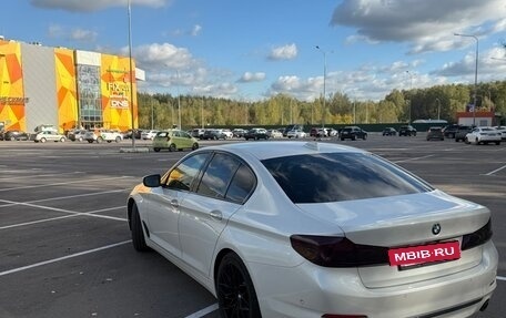 BMW 5 серия, 2018 год, 3 000 000 рублей, 5 фотография