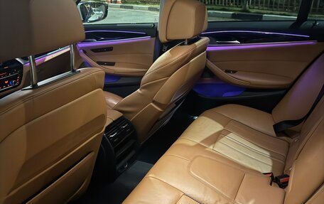 BMW 5 серия, 2018 год, 3 000 000 рублей, 19 фотография