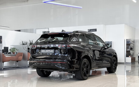 Volkswagen Tiguan, 2025 год, 4 700 000 рублей, 7 фотография