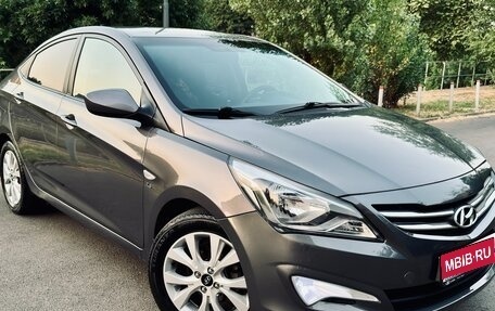 Hyundai Solaris II рестайлинг, 2015 год, 1 110 000 рублей, 1 фотография