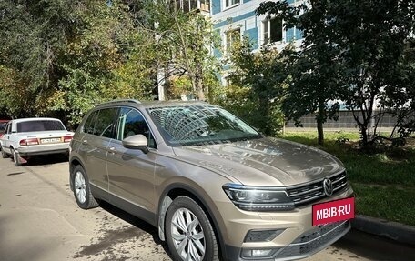 Volkswagen Tiguan II, 2019 год, 2 400 000 рублей, 5 фотография