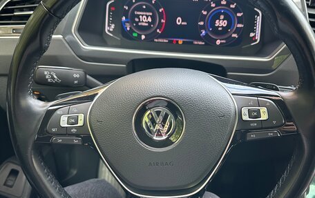Volkswagen Tiguan II, 2019 год, 2 400 000 рублей, 20 фотография