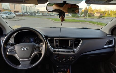Hyundai Solaris II рестайлинг, 2017 год, 1 080 000 рублей, 10 фотография