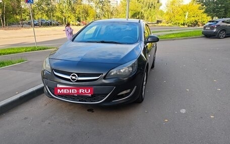 Opel Astra J, 2013 год, 560 000 рублей, 3 фотография