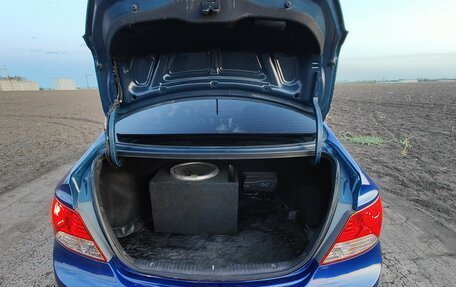 Hyundai Solaris II рестайлинг, 2011 год, 895 000 рублей, 9 фотография