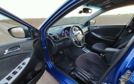 Hyundai Solaris II рестайлинг, 2011 год, 895 000 рублей, 7 фотография