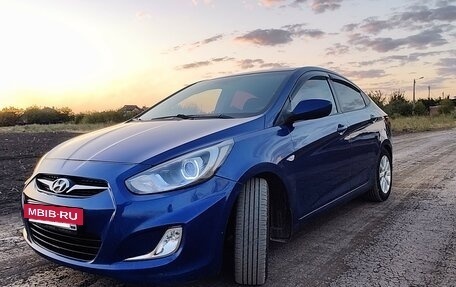 Hyundai Solaris II рестайлинг, 2011 год, 895 000 рублей, 3 фотография