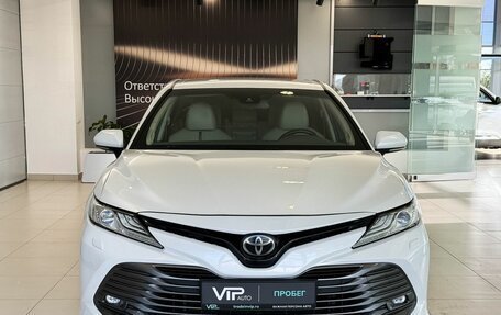 Toyota Camry, 2018 год, 2 535 000 рублей, 2 фотография