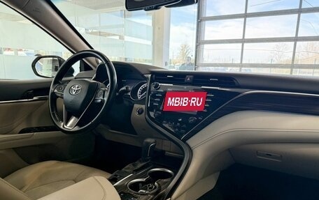 Toyota Camry, 2018 год, 2 535 000 рублей, 10 фотография