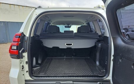 Toyota Land Cruiser Prado 150 рестайлинг 2, 2017 год, 5 500 000 рублей, 12 фотография