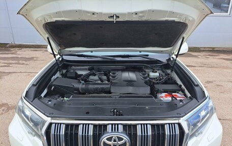 Toyota Land Cruiser Prado 150 рестайлинг 2, 2017 год, 5 500 000 рублей, 11 фотография