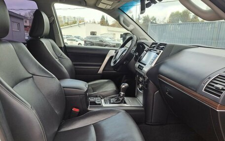 Toyota Land Cruiser Prado 150 рестайлинг 2, 2017 год, 5 500 000 рублей, 13 фотография