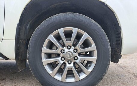 Toyota Land Cruiser Prado 150 рестайлинг 2, 2017 год, 5 500 000 рублей, 22 фотография