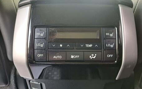 Toyota Land Cruiser Prado 150 рестайлинг 2, 2017 год, 5 500 000 рублей, 28 фотография