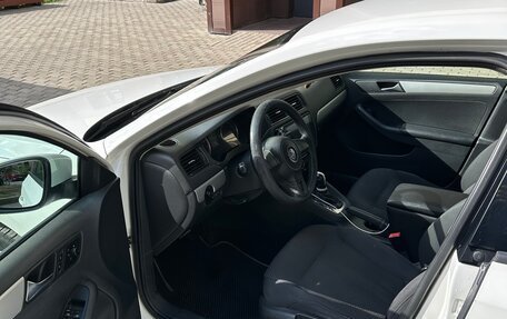 Volkswagen Jetta VI, 2012 год, 635 000 рублей, 4 фотография