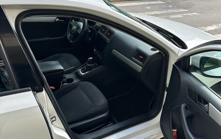Volkswagen Jetta VI, 2012 год, 635 000 рублей, 3 фотография