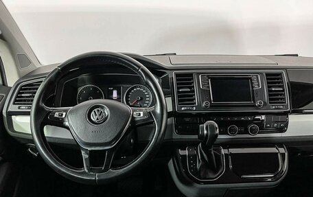 Volkswagen Multivan T6 рестайлинг, 2015 год, 3 377 000 рублей, 12 фотография
