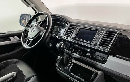 Volkswagen Multivan T6 рестайлинг, 2015 год, 3 377 000 рублей, 9 фотография