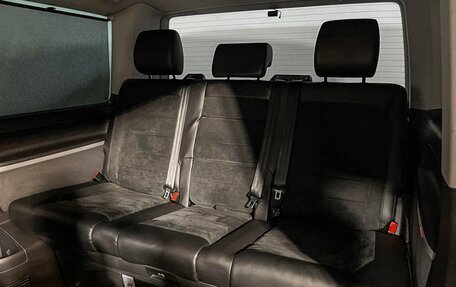 Volkswagen Multivan T6 рестайлинг, 2015 год, 3 377 000 рублей, 18 фотография