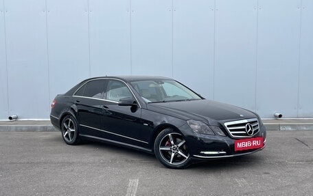 Mercedes-Benz E-Класс, 2010 год, 1 350 000 рублей, 3 фотография