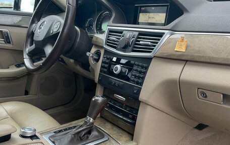 Mercedes-Benz E-Класс, 2010 год, 1 350 000 рублей, 26 фотография