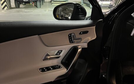 Mercedes-Benz A-Класс, 2018 год, 3 200 000 рублей, 7 фотография