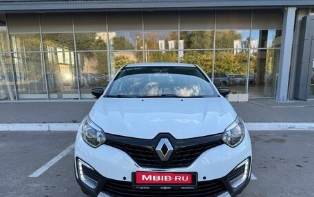 Renault Kaptur I рестайлинг, 2016 год, 1 380 000 рублей, 2 фотография