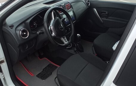 Renault Logan II, 2018 год, 830 000 рублей, 12 фотография