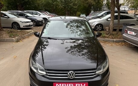 Volkswagen Polo VI (EU Market), 2018 год, 1 050 000 рублей, 2 фотография