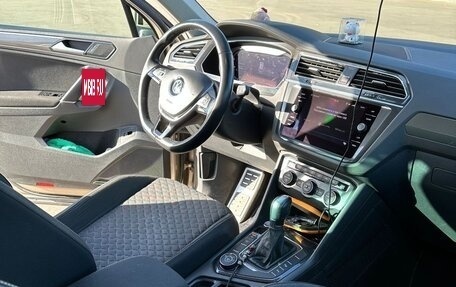Volkswagen Tiguan II, 2018 год, 2 330 000 рублей, 9 фотография