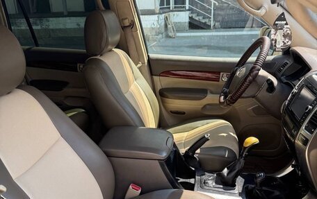 Toyota Land Cruiser Prado 120 рестайлинг, 2008 год, 1 900 000 рублей, 12 фотография