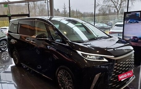 Lexus LM, 2025 год, 20 000 000 рублей, 2 фотография