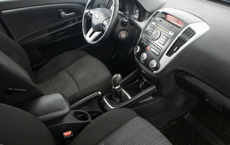 KIA cee'd I рестайлинг, 2011 год, 619 000 рублей, 12 фотография