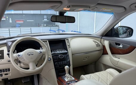 Infiniti QX70, 2015 год, 4 400 000 рублей, 15 фотография