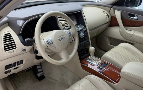 Infiniti QX70, 2015 год, 4 400 000 рублей, 14 фотография