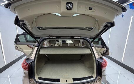 Infiniti QX70, 2015 год, 4 400 000 рублей, 23 фотография