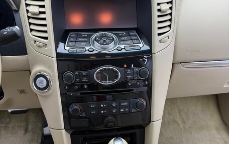 Infiniti QX70, 2015 год, 4 400 000 рублей, 26 фотография