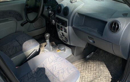 Renault Logan I, 2006 год, 245 000 рублей, 3 фотография